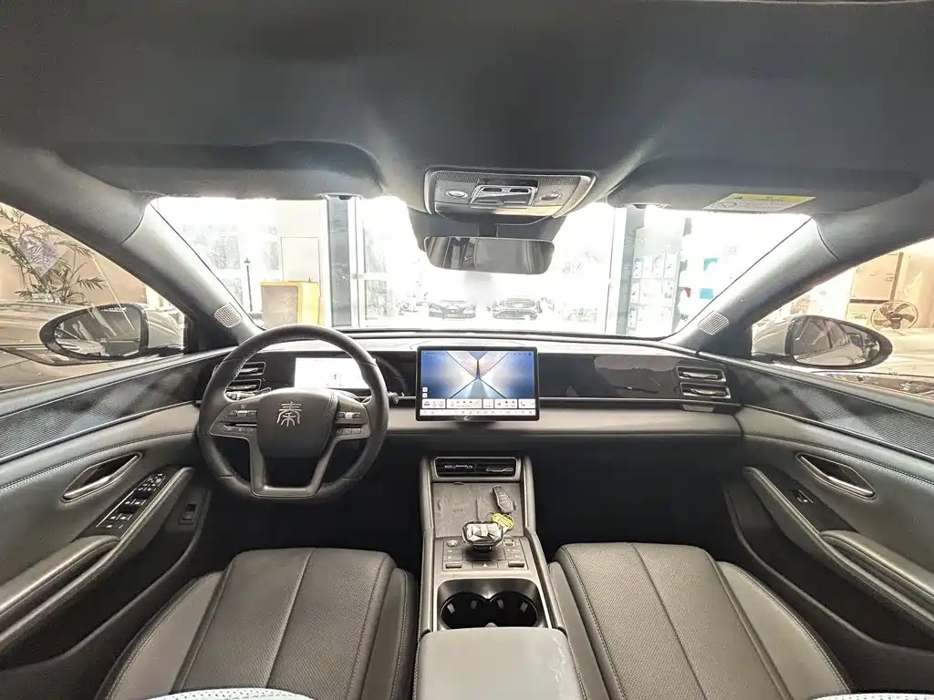 BYD Qin L — фото 10