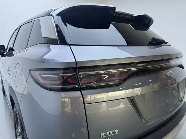 BYD L DM-i — фото 17