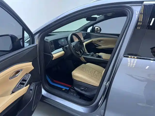BYD L DM-i — фото 4