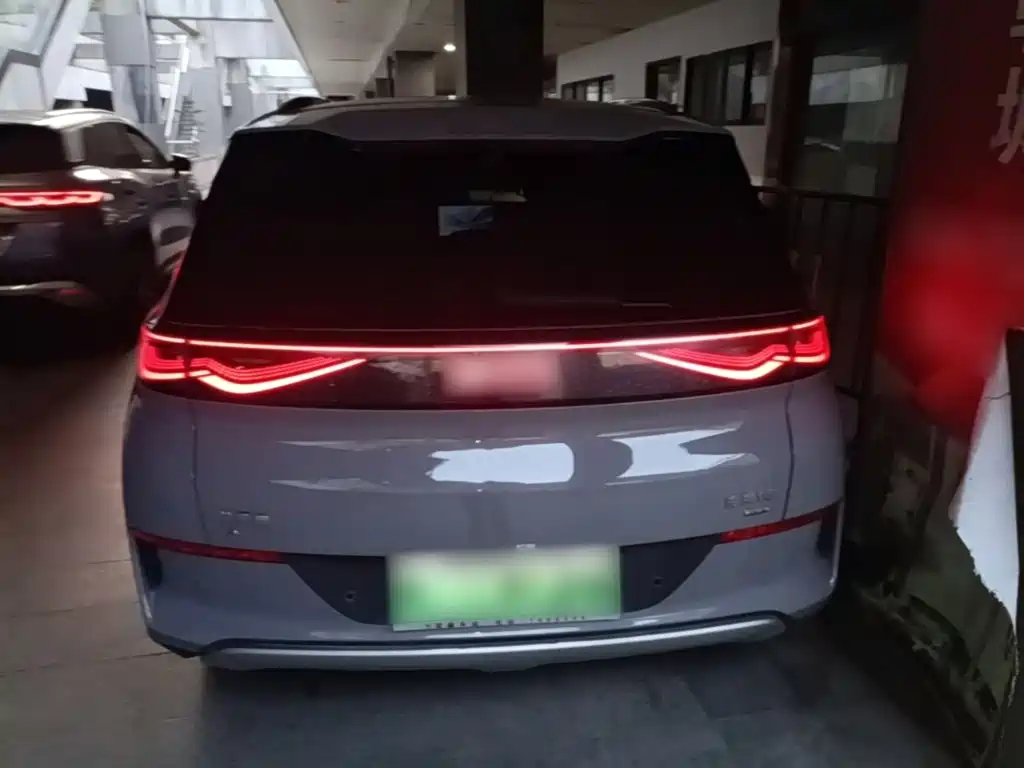 BYD Sealion 05 EV — фото 6