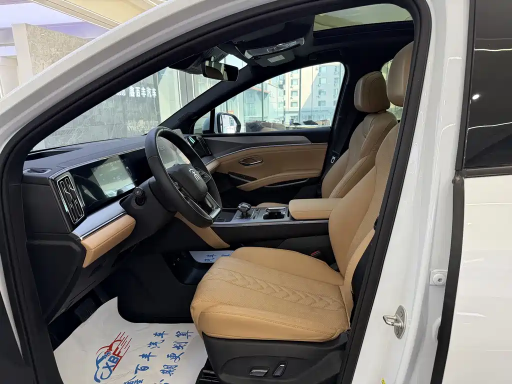 BYD L DM-i — фото 4