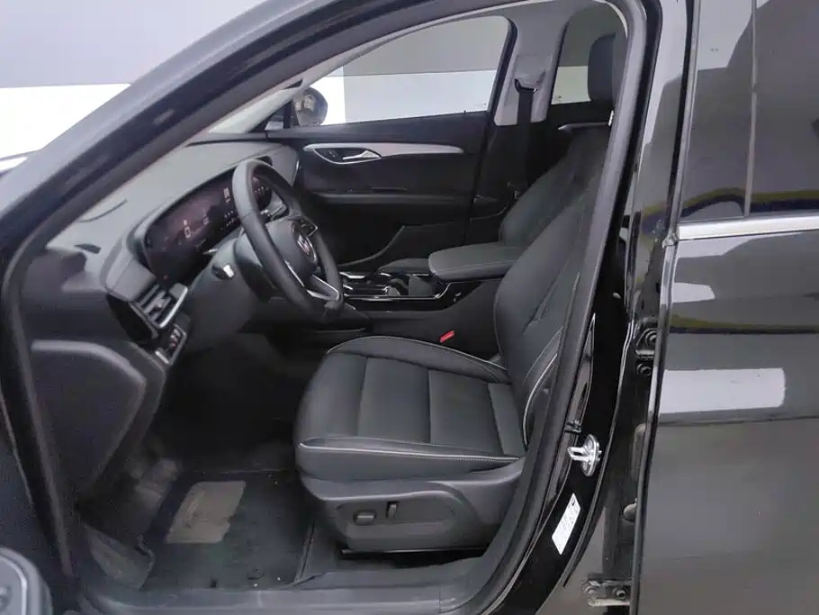 Buick Envision Plus — фото 9