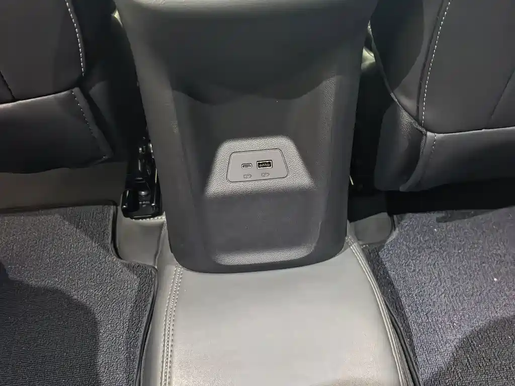 Buick Envision Plus — фото 11