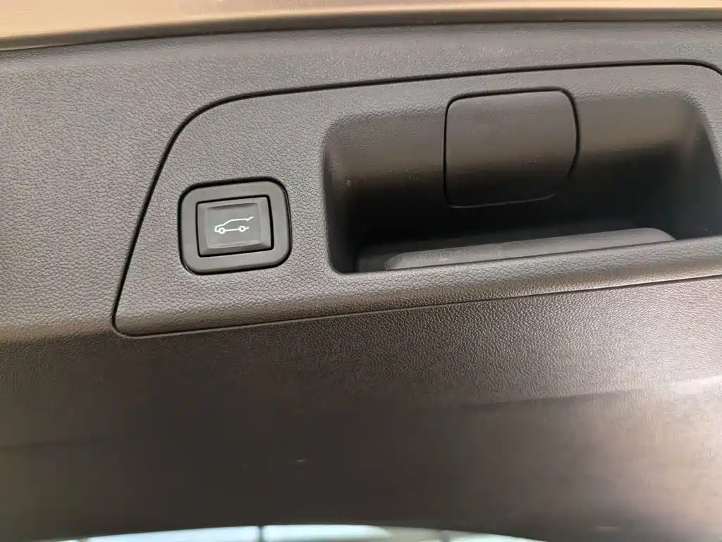 Buick Envision Plus — фото 19