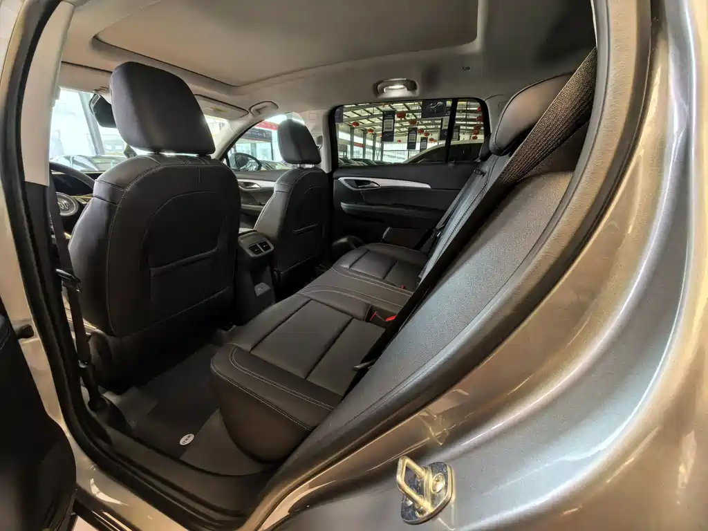 Buick Envision Plus — фото 8