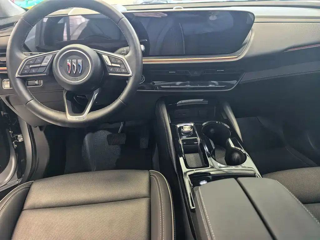 Buick Envision Plus — фото 9