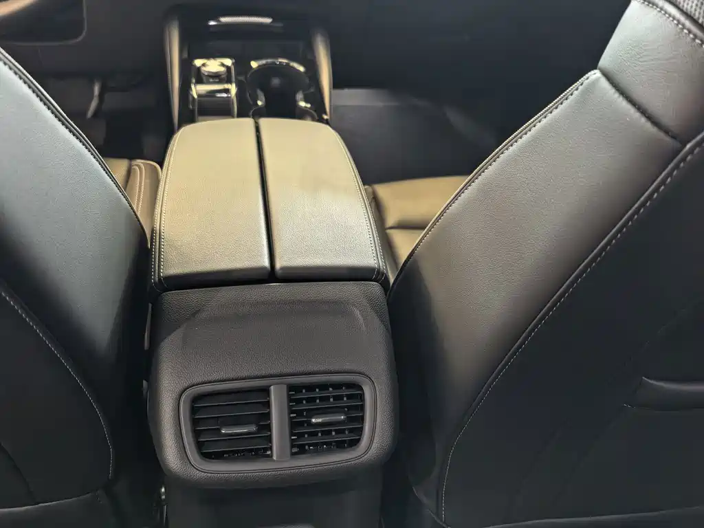 Buick Envision Plus — фото 10