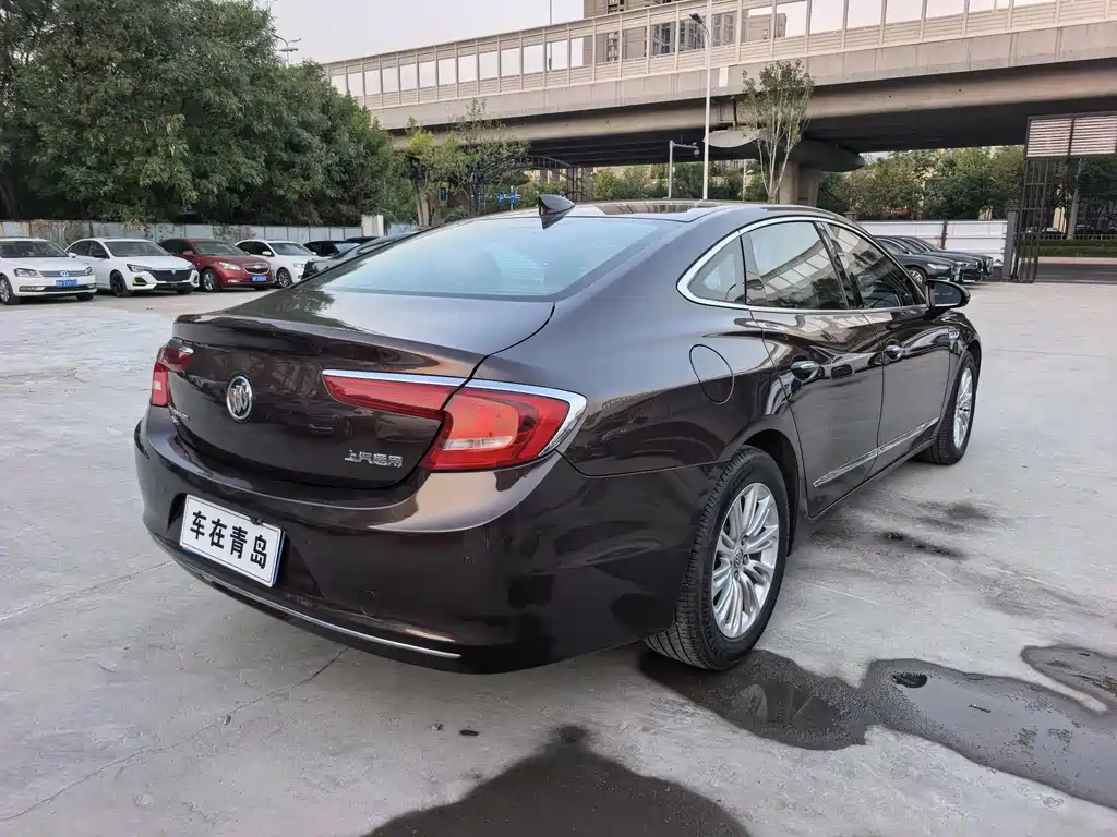 Buick LaCrosse — фото 10