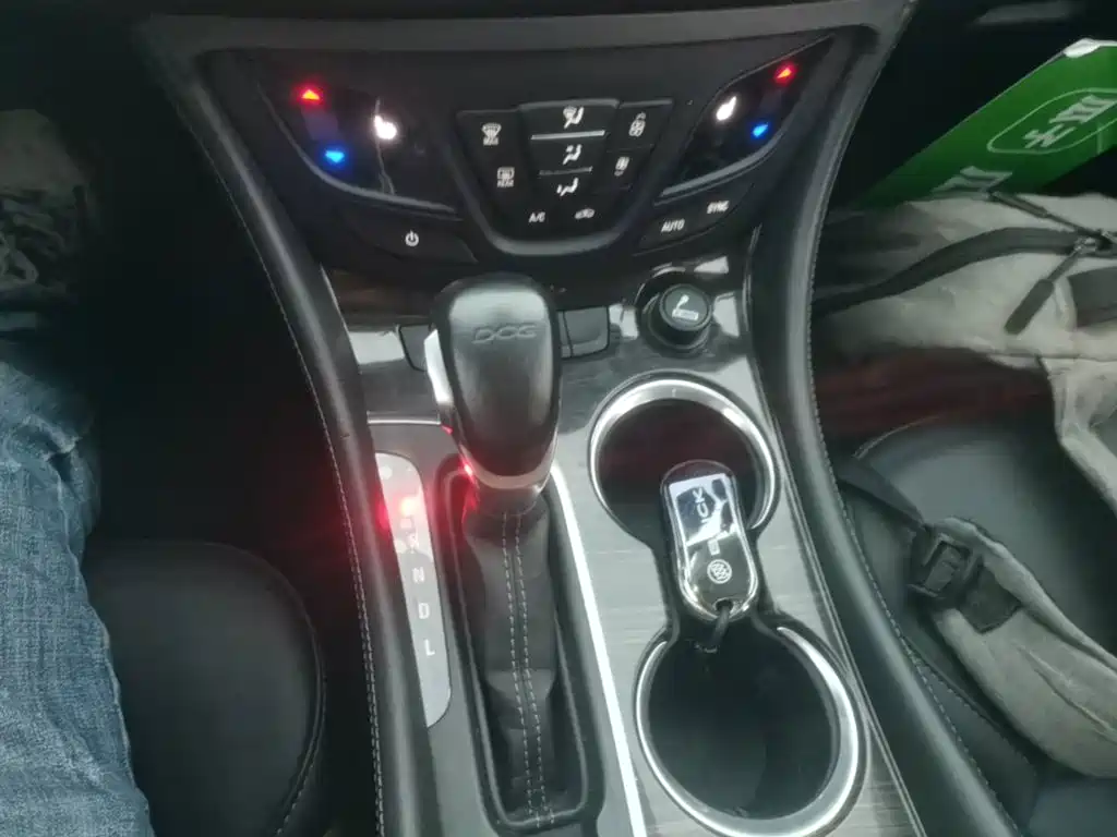 Buick Envision Plus — фото 14