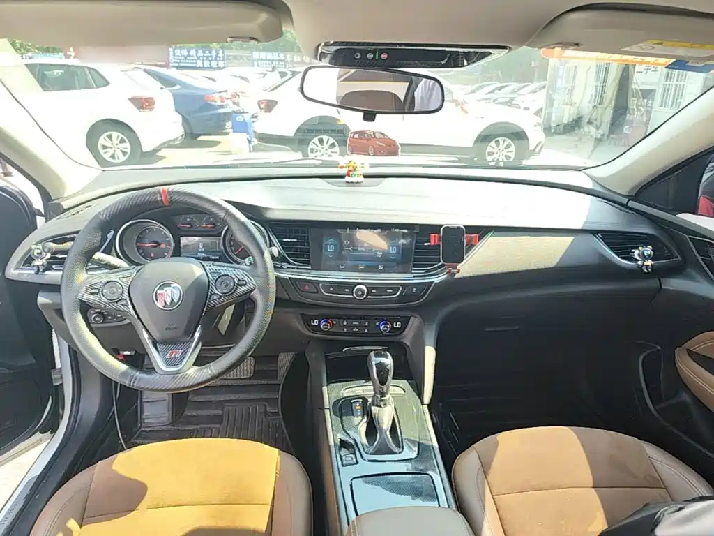 Buick Regal — фото 10