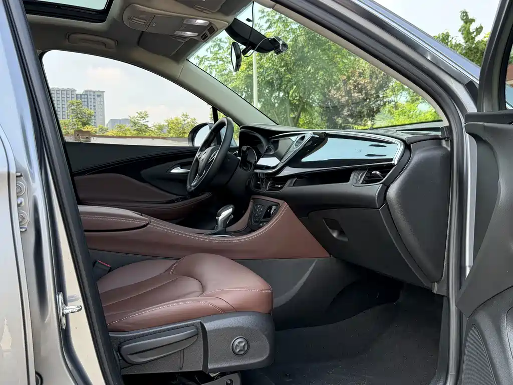 Buick Envision Plus — фото 11