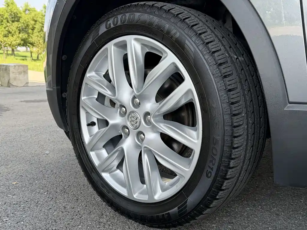 Buick Envision Plus — фото 13