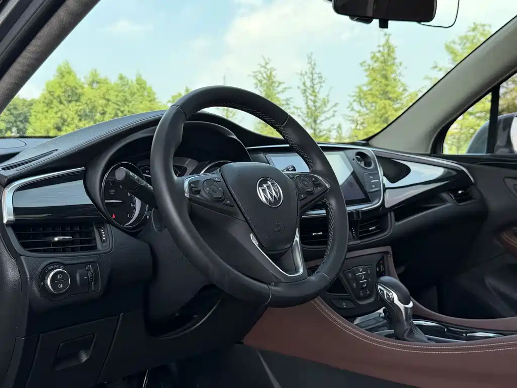 Buick Envision Plus — фото 5