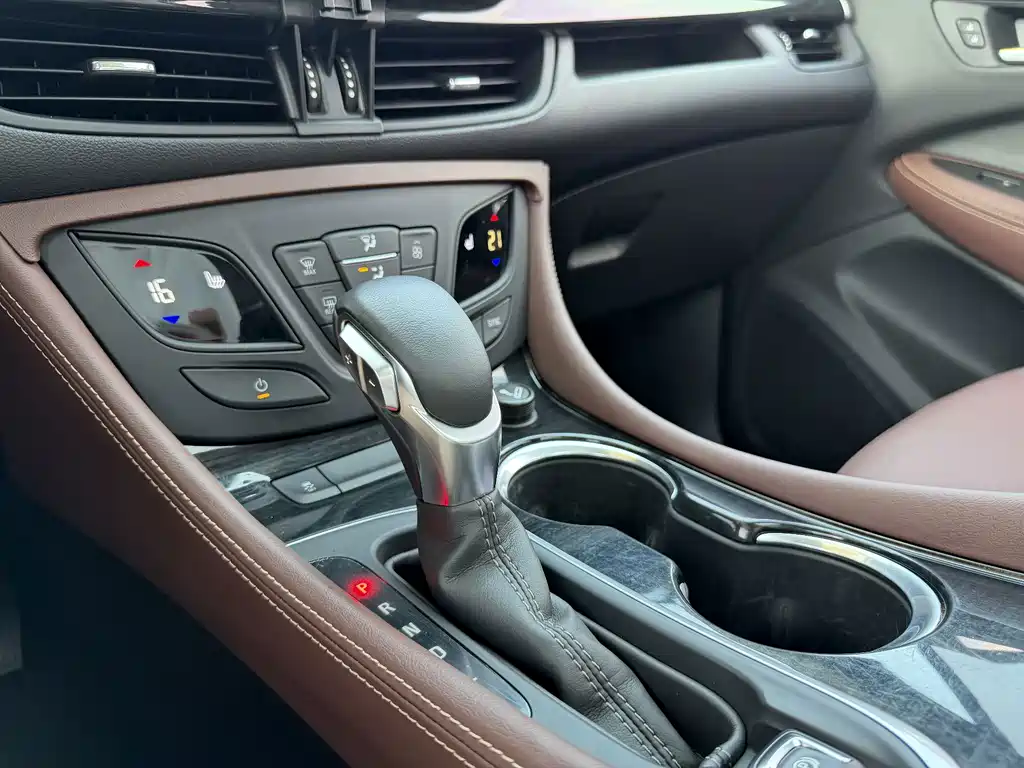 Buick Envision Plus — фото 7