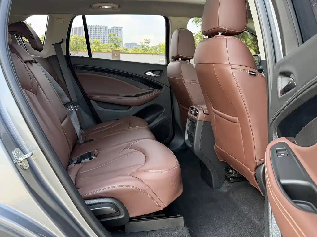 Buick Envision Plus — фото 10
