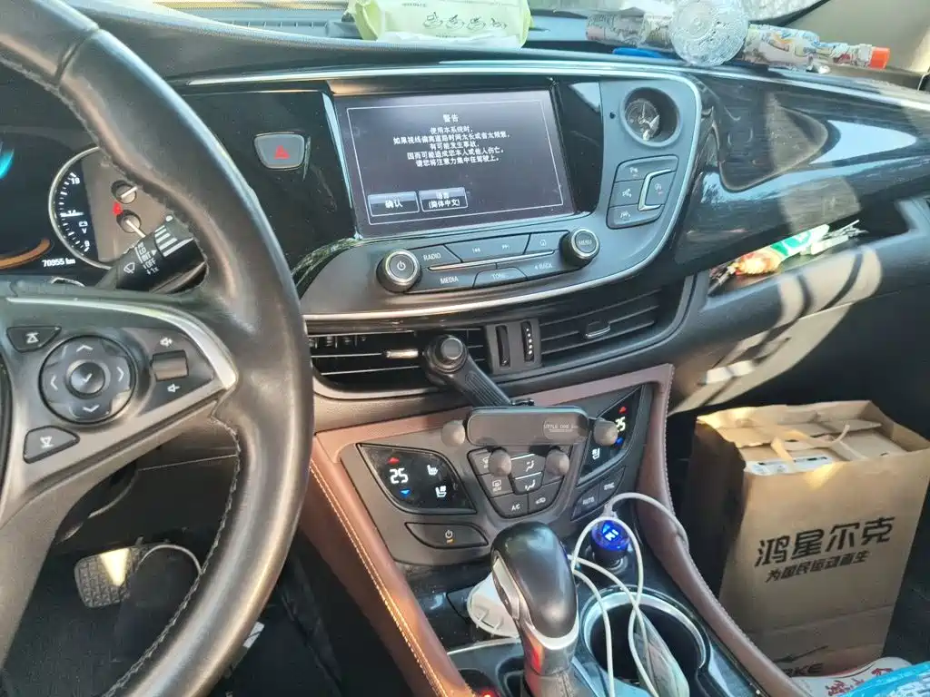 Buick Envision Plus — фото 9