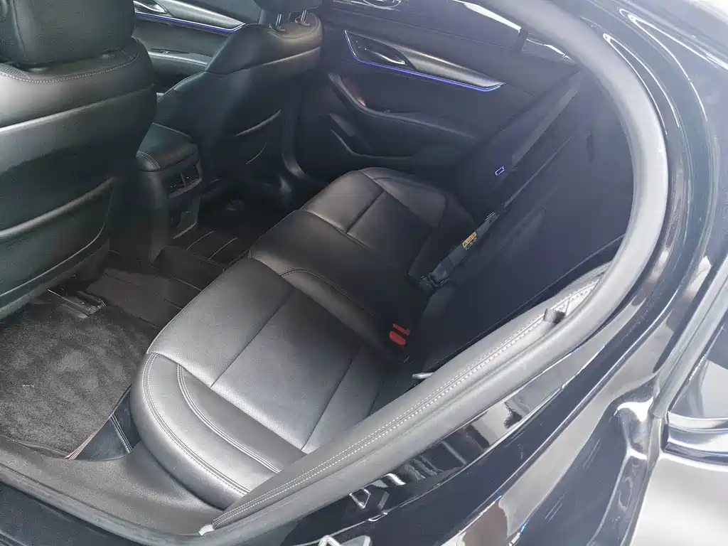 Cadillac CT5 — фото 11