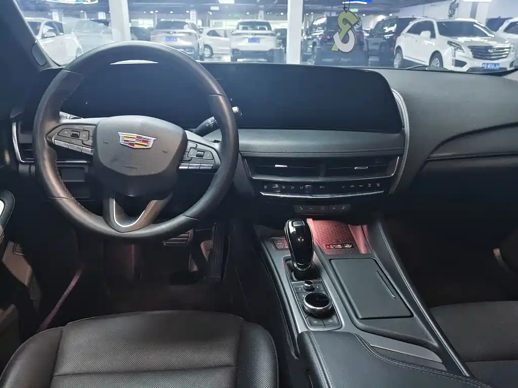 Cadillac CT5 — фото 14
