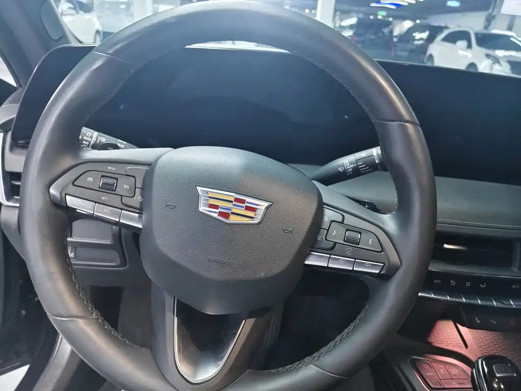 Cadillac CT5 — фото 6