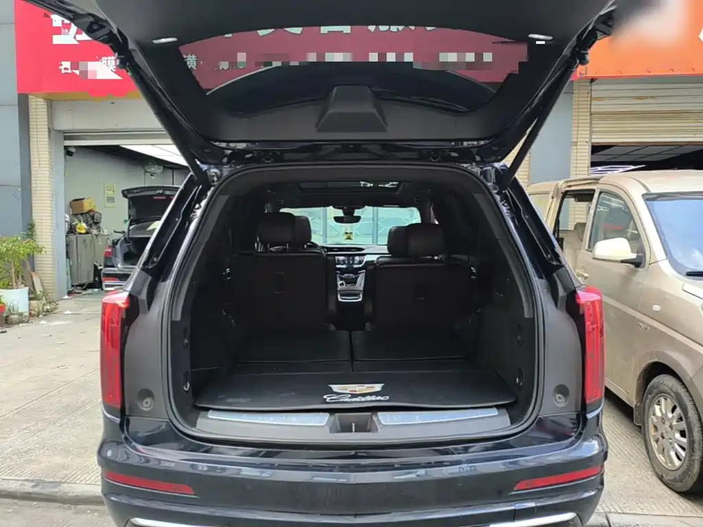 Cadillac XT6 — фото 19