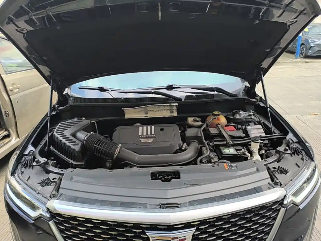 Cadillac XT6 — фото 20
