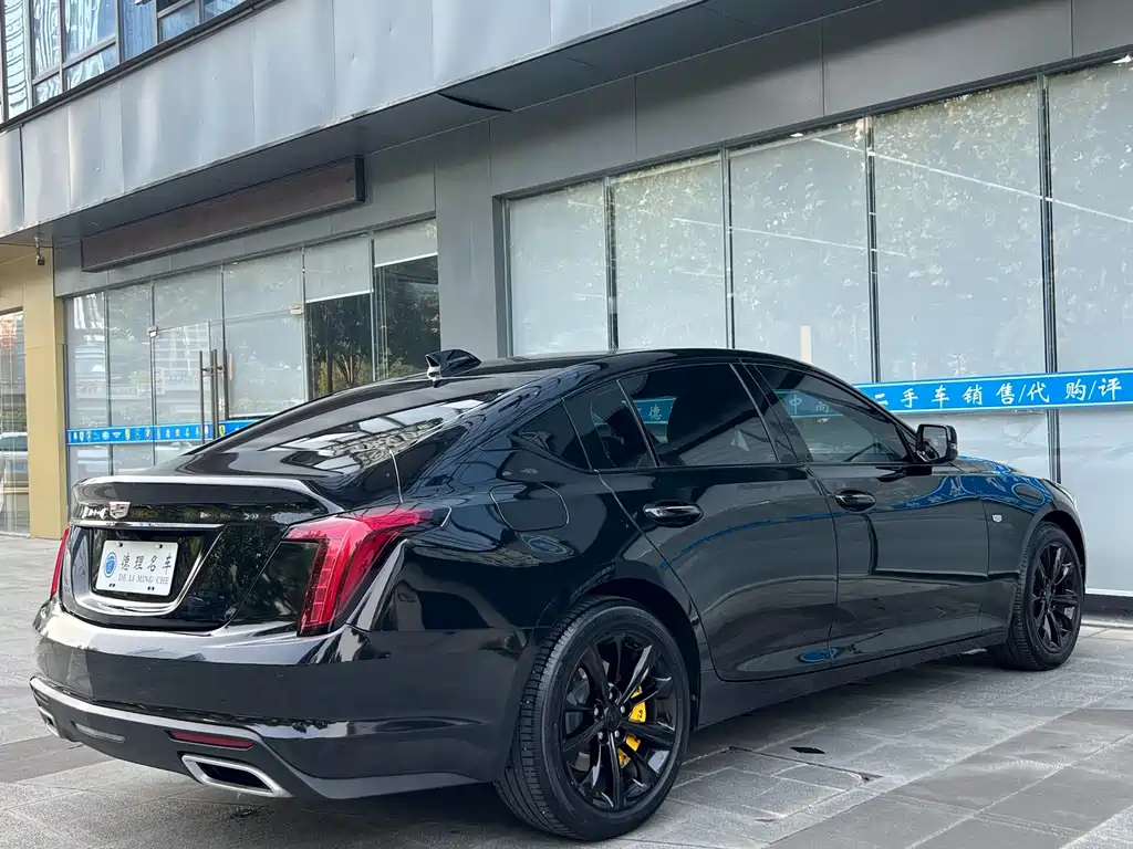 Cadillac CT5 — фото 14