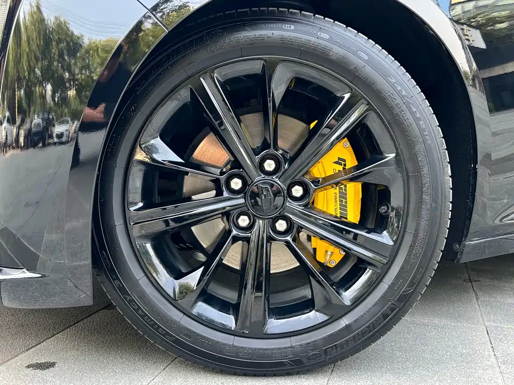 Cadillac CT5 — фото 17