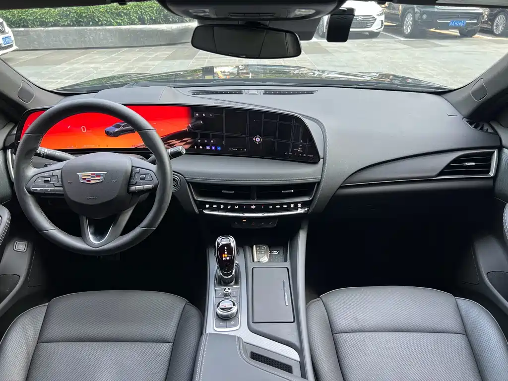 Cadillac CT5 — фото 6