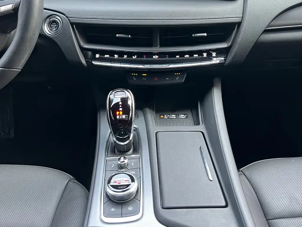 Cadillac CT5 — фото 8