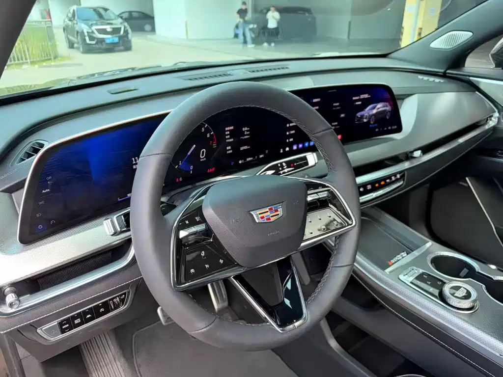 Cadillac XT5 — фото 9