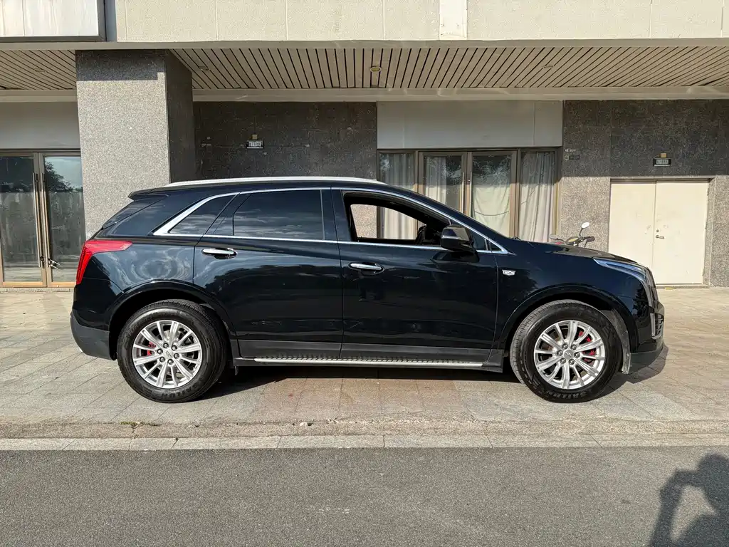 Cadillac XT5 — фото 14
