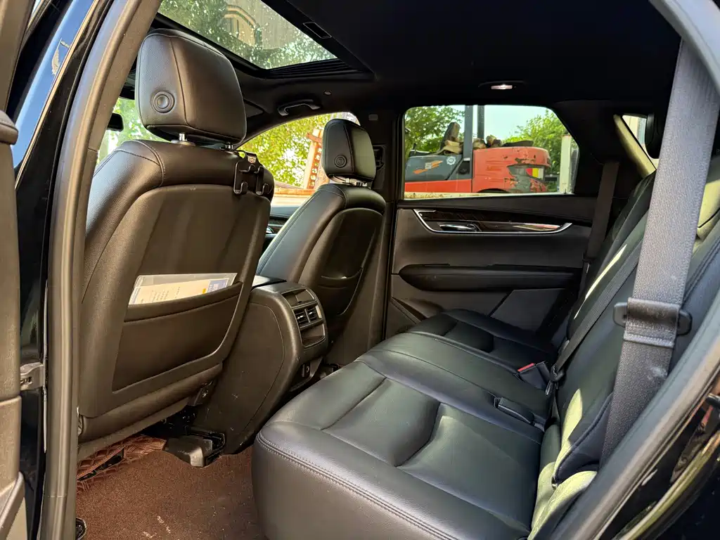 Cadillac XT5 — фото 19