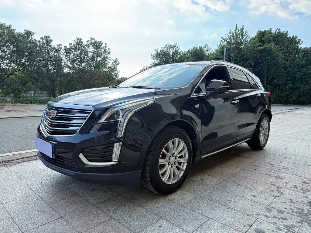 Cadillac XT5 — фото 10