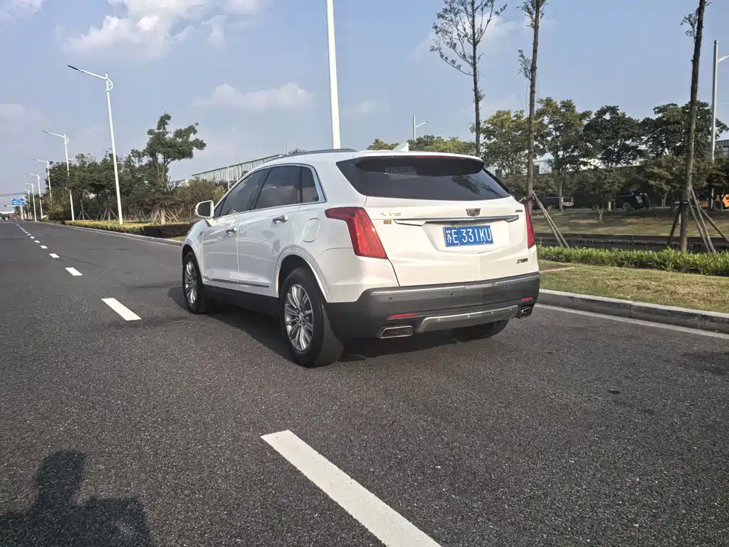 Cadillac XT5 — фото 6