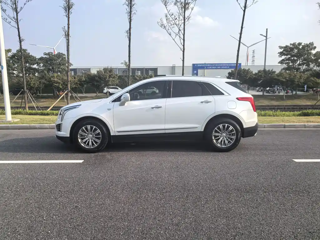 Cadillac XT5 — фото 7