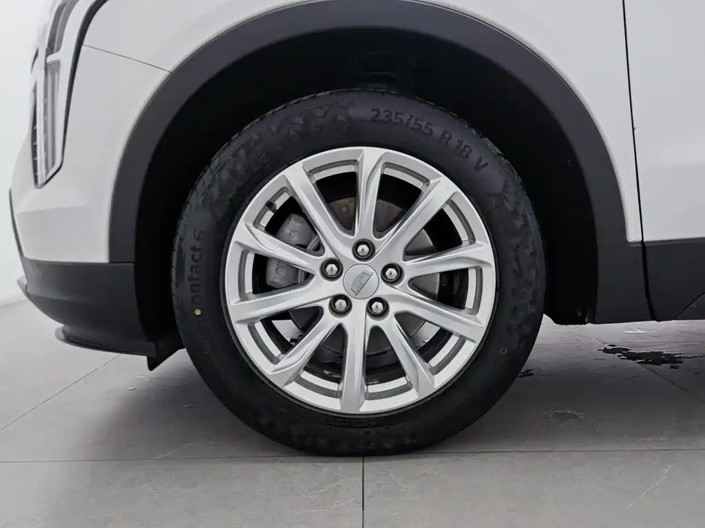 Cadillac XT4 — фото 17