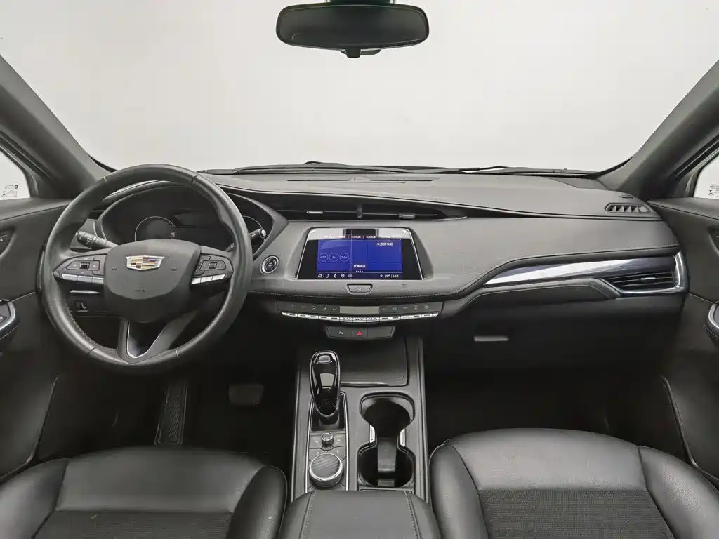 Cadillac XT4 — фото 5