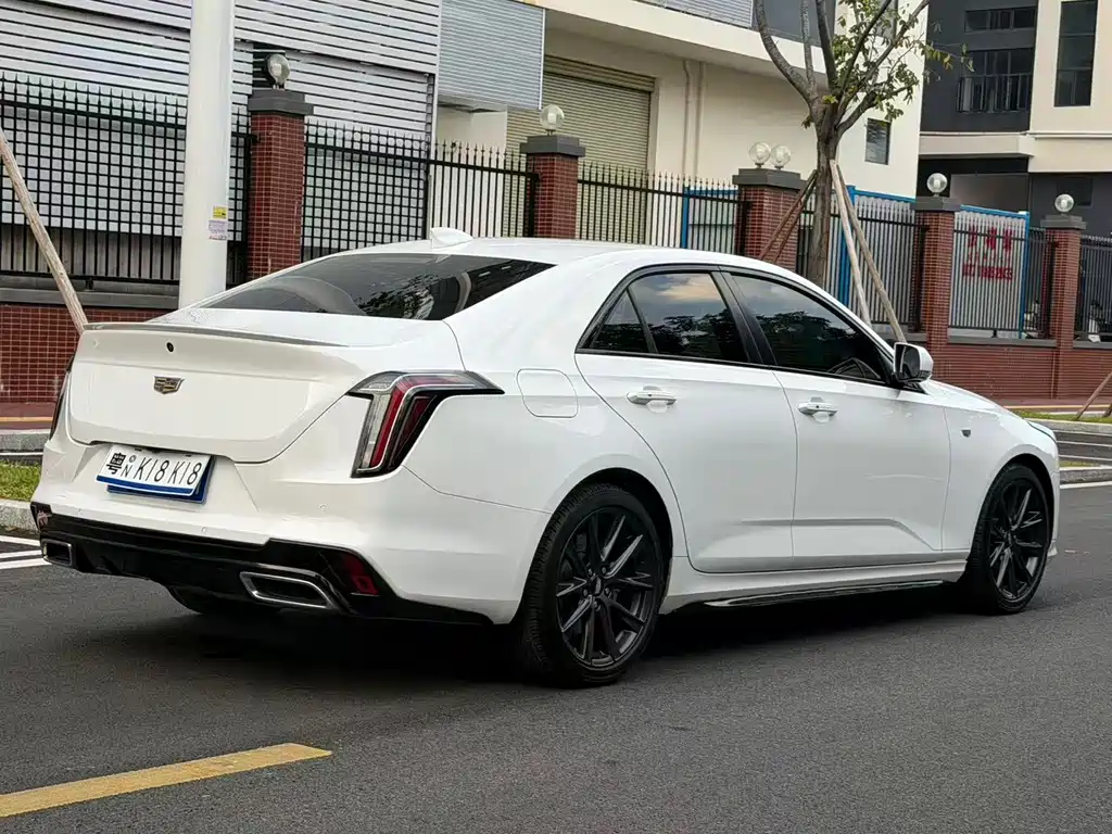 Cadillac CT4 — фото 4