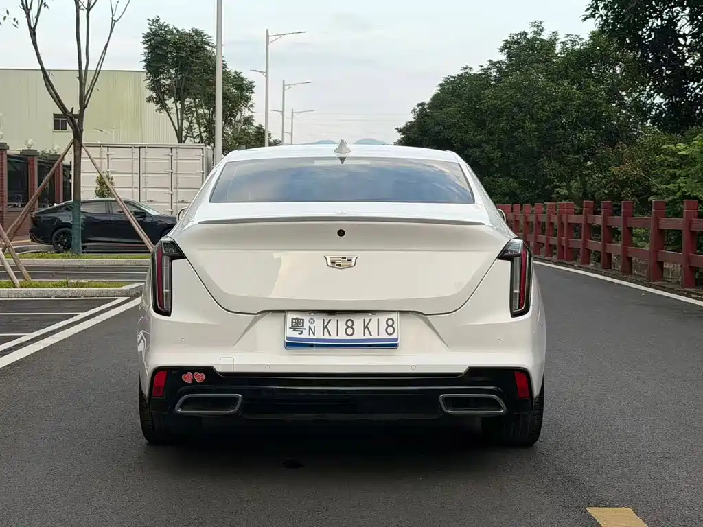 Cadillac CT4 — фото 5