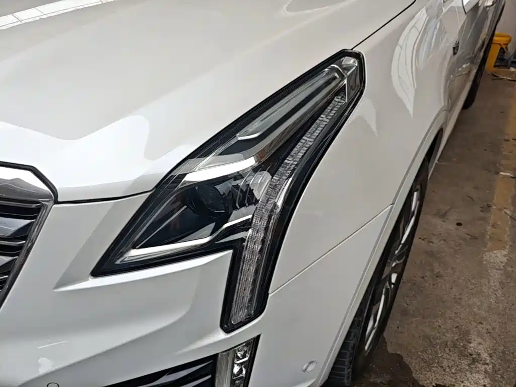 Cadillac XT5 — фото 24