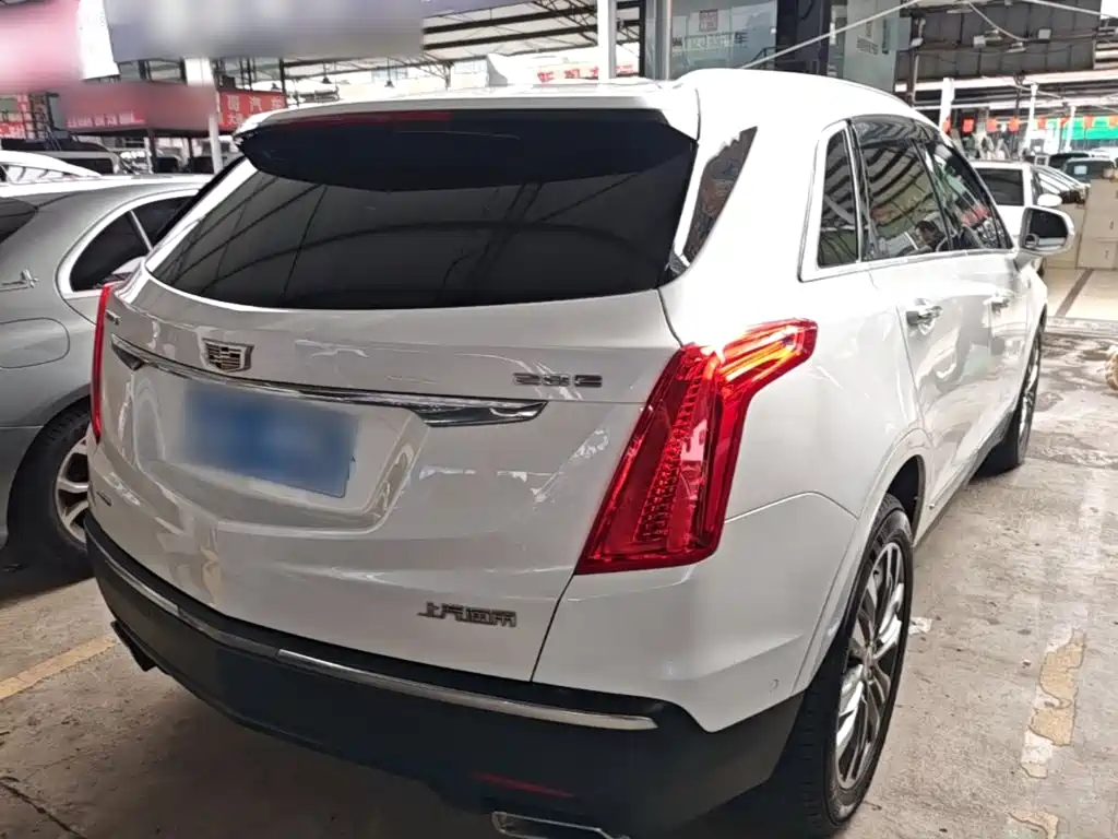 Cadillac XT5 — фото 7