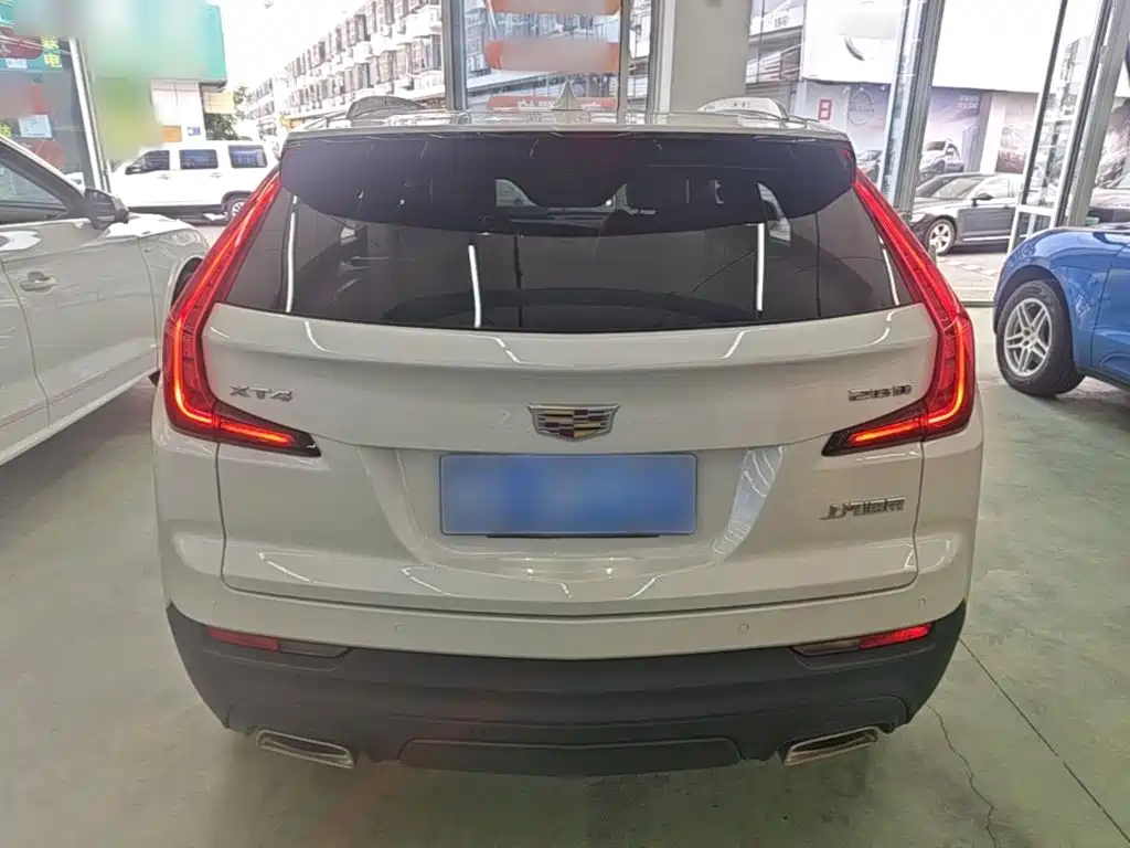Cadillac XT4 — фото 6