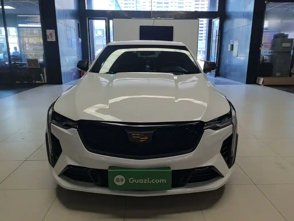 Cadillac CT4 — фото 3