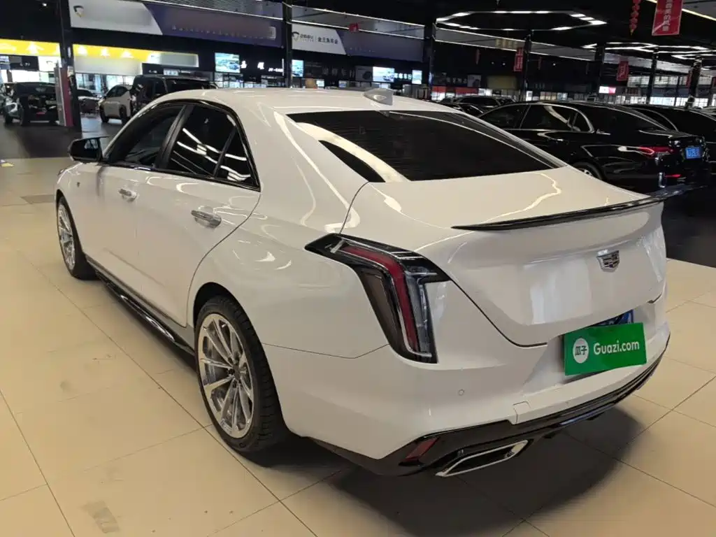 Cadillac CT4 — фото 5