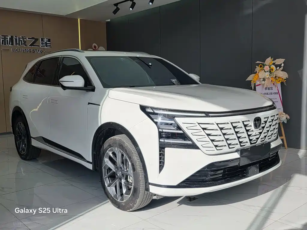 Changan CS75 PLUS — фото 3
