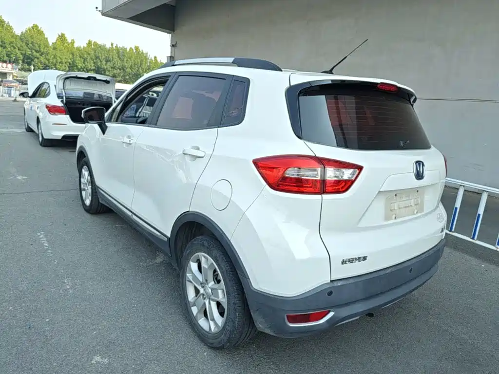 Changan CS15 — фото 5