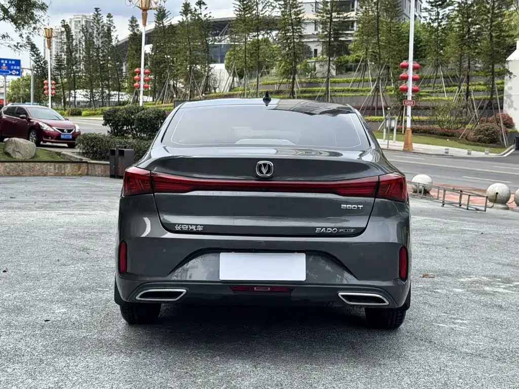 Changan Eado — фото 10