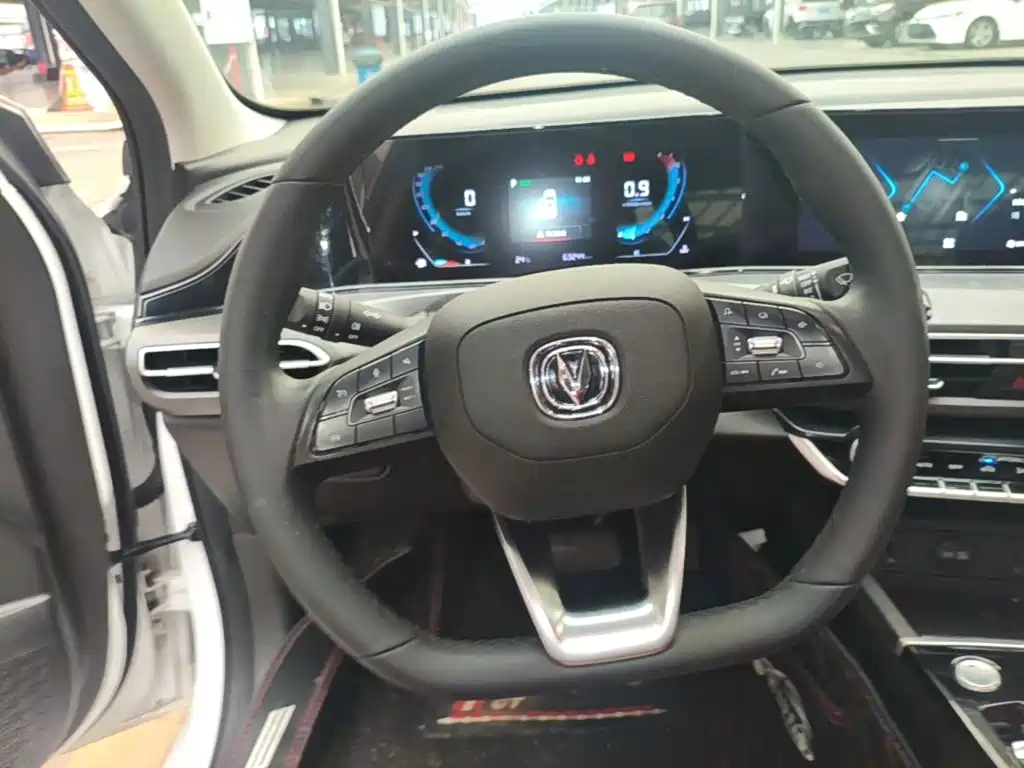 Changan Eado — фото 11