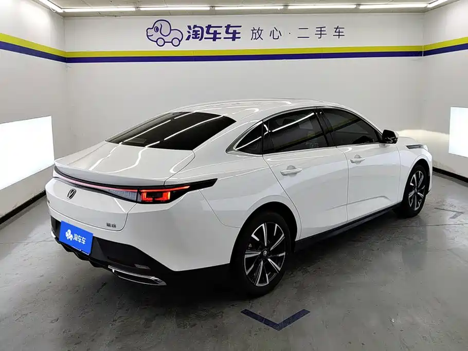 Changan Eado — фото 3
