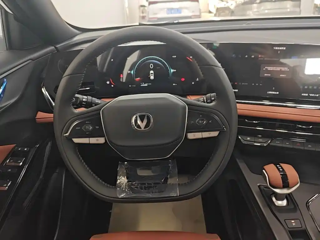 Changan X5 PLUS — фото 11